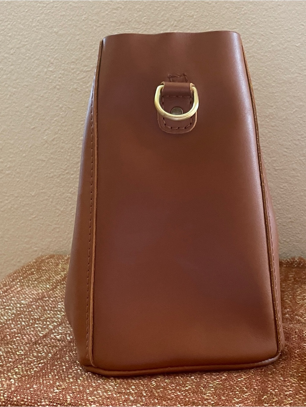 Portland Leather Butterfly Bucket Bag in HONEY PLG - Picture 3 of 8